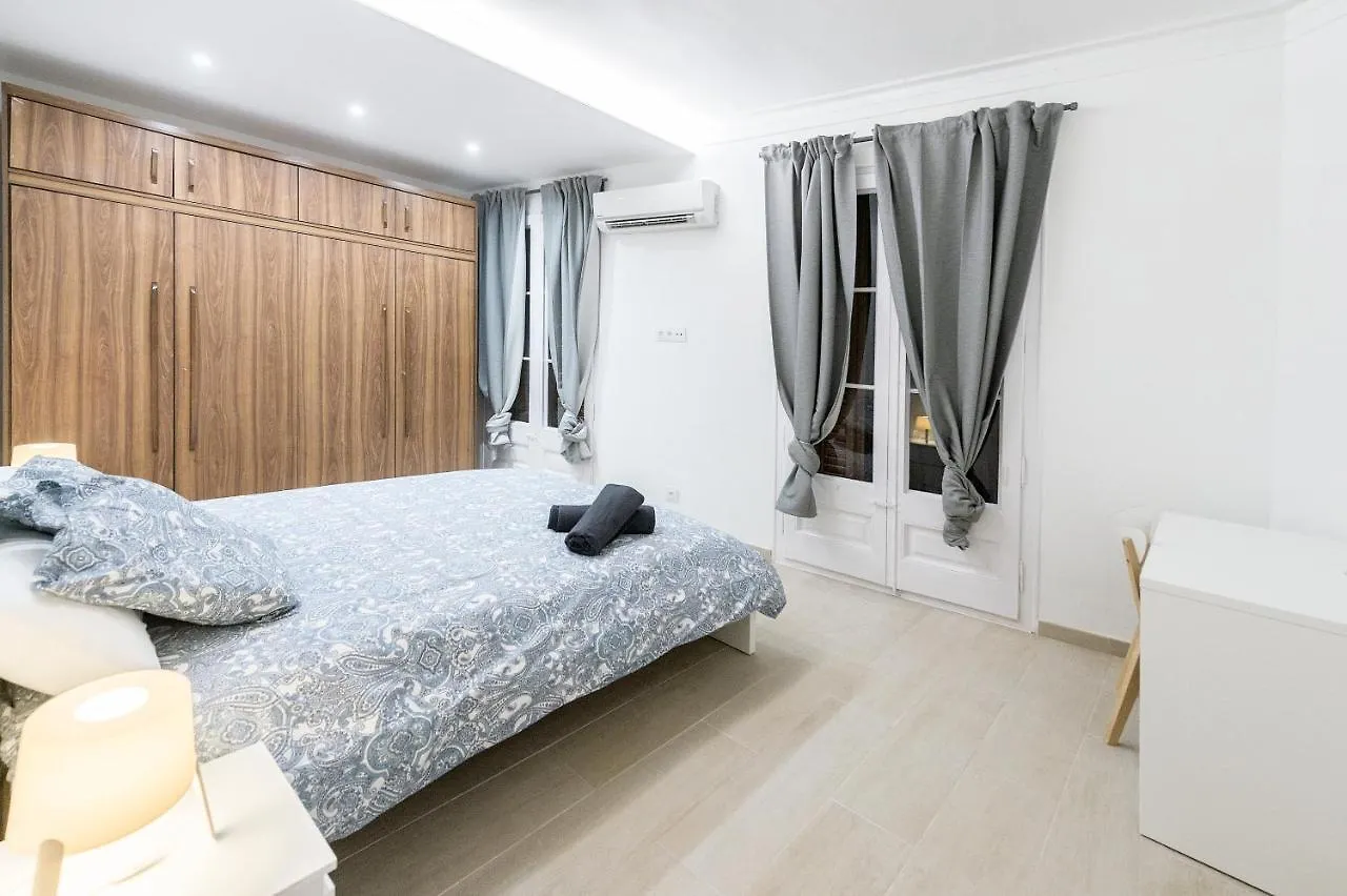 Sagrada Familia Apartments Barcelona